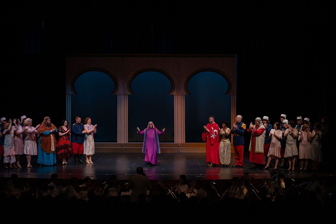 The full company bow